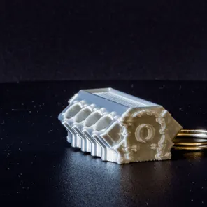 Двигатель V8 серебряный 3D брелок